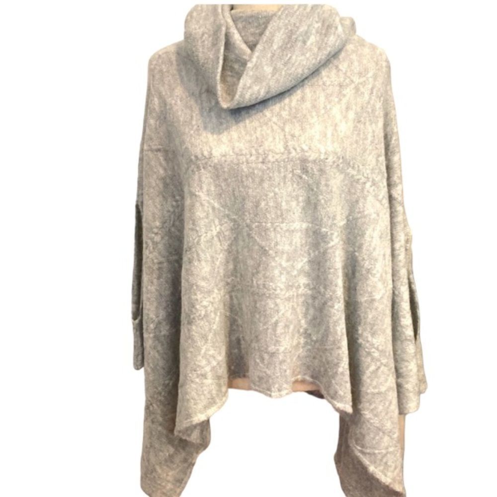 NWT World market, one size gray knit poncho